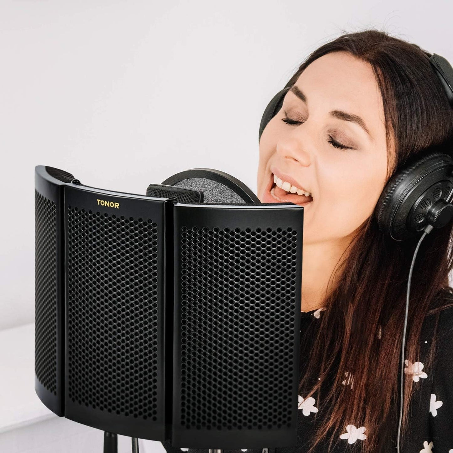 Portable 3 Panel Foldable Microphone Isolation Shield (For Youtubers and Musicians)